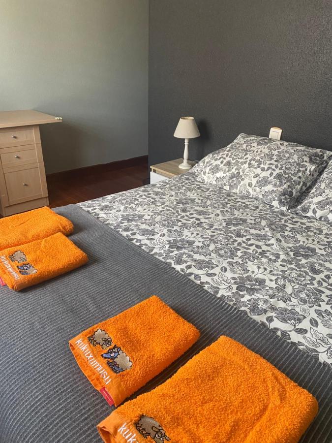 Amezola 2- Con Bano Exterior De Uso Privado En Casa Compartida Privatunterkunft Bilbao
